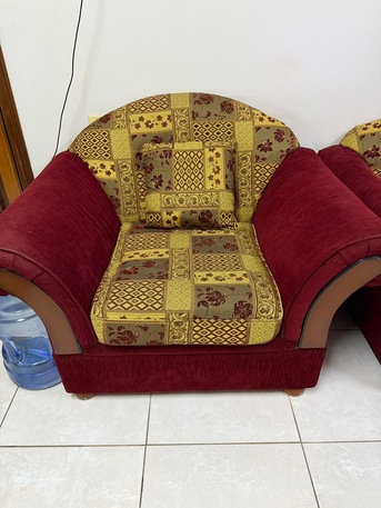 Al Khobar Al Shamalia, Furniture, SAR 400,  7 Seater Sofa With Small Table - Used (Good Condition) 0556689457