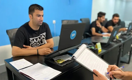 Dubai, Business, Saadat Rent