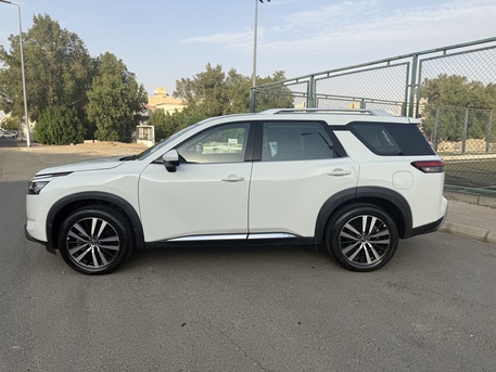 Jeddah, Vehicles, Cars & Trucks , SAR 170000,  Nissan Pathfinder 2023,  2023,  Automatic,  200 KM,  Nissan Pathfinder SL