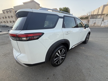 Jeddah, Vehicles, Cars & Trucks , SAR 170000,  Nissan Pathfinder 2023,  2023,  Automatic,  200 KM,  Nissan Pathfinder SL
