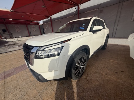 Jeddah, Vehicles, Cars & Trucks , SAR 170000,  Nissan Pathfinder 2023,  2023,  Automatic,  200 KM,  Nissan Pathfinder SL