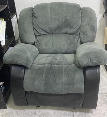 Al Jubail Al Balad, Household Items, SAR 200,  Recliner Chair &ndash; Good Condition, SAR 200, CONTACT # 053 558 4883