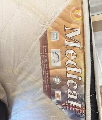 Riyadh, Furniture, SAR 999,  Elegant Bedroom Set With Branded Mattress For Sale &ndash; Excellent Condition
