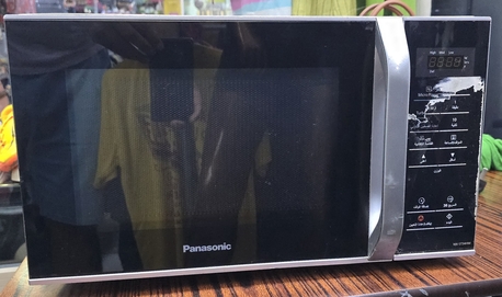 Manama, Electronics, BHD 32,  Hitachi Vacuum Cleaner Panasonic Microwave Oven