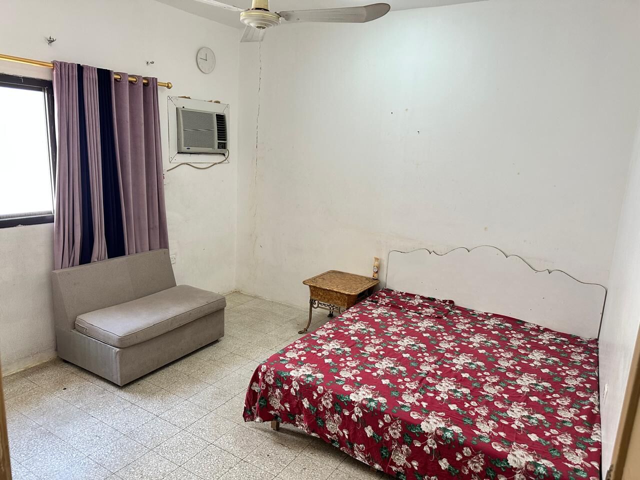 Riyadh, Rooms for Rent, SAR 1250/month,  Spacious, Independent Room With Shared Bathroom For Single. Urouba Street. Kingdom Tower.