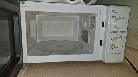 Al Rakah Al Shamaliyah, Appliances, Microwave, Refrigerator & Other Items