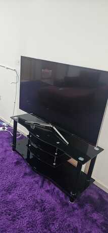Riyadh, Electronics, SAR 600,  Samsung TV And Glass Stand For Sale