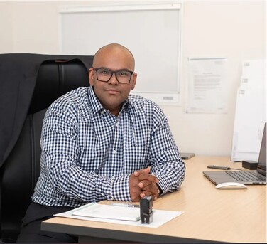 Melbourne, Medical, Dr Roshan Ariyaratnam
