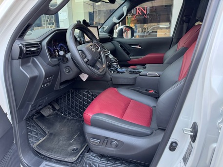 Jeddah, Vehicles, Cars & Trucks , SAR 355000,  TOYOTA  LandCruiser,  2025,  Automatic,  200000 KM,   VXR Top Line  MODEL