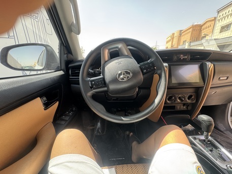 Riyadh, Vehicles, Cars & Trucks , SAR 100,  Toyota Fortuner,  2025,  Automatic,  16000 KM,  Fortunes For Sale 100.000