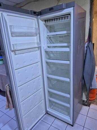 Riyadh, Appliances, SAR 950,  For Sale Standing Freezer