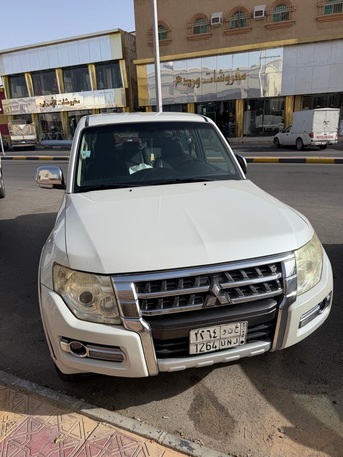 Khobar, Vehicles, Cars & Trucks , SAR 40000,  2016,  2016,  Automatic,  299709 KM,  Urgent Sale &ndash; Mitsubishi Pajero   Mitsubishi Pajero  Model For Sale.  *
