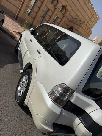 Khobar, Vehicles, Cars & Trucks , SAR 40000,  2016,  2016,  Automatic,  299709 KM,  Urgent Sale &ndash; Mitsubishi Pajero   Mitsubishi Pajero  Model For Sale.  *