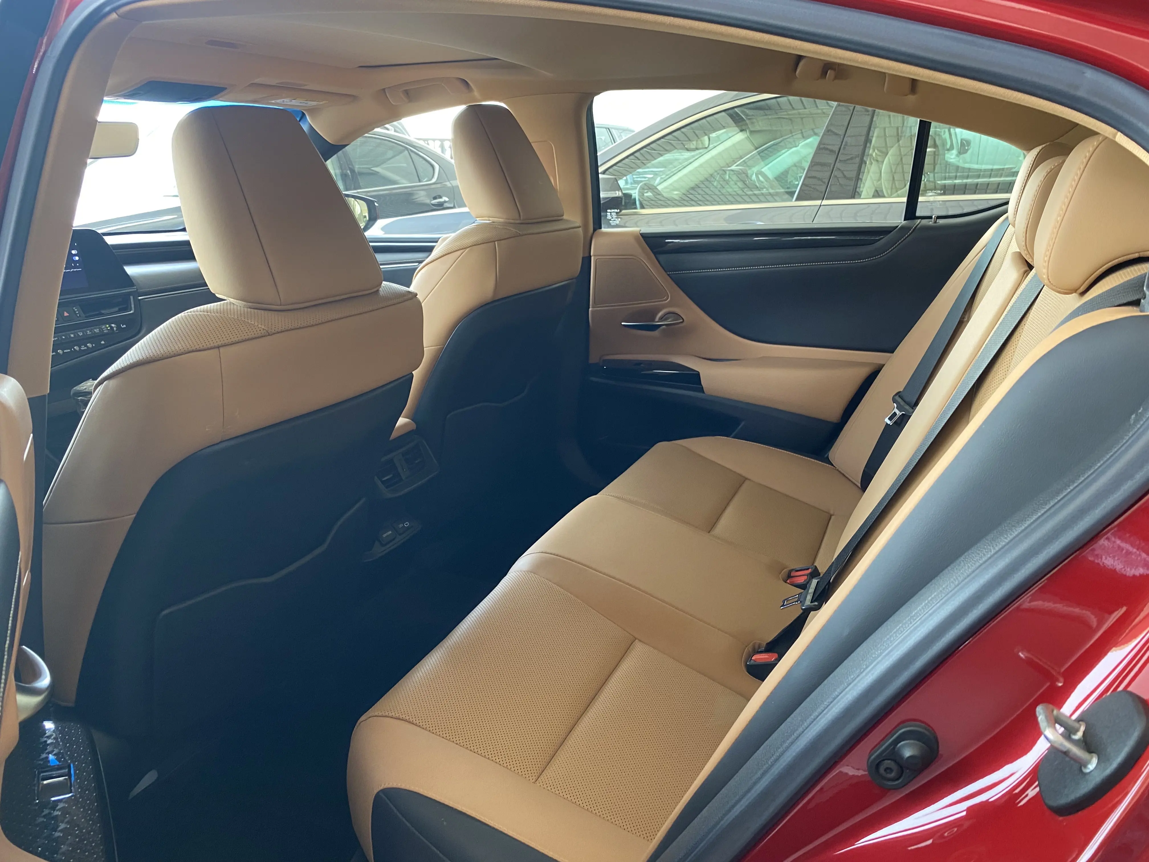 Riyadh, Vehicles, Cars & Trucks , SAR 164740,  Lexus ES250 Elegant,  2023,  Automatic,  13799 KM,  /Tamara Instalment Plans Are Available For Saudis And Residents.