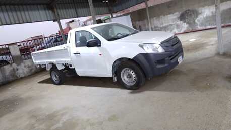 Jeddah, Delivery, تتوفر شاحنات إيسوزو فانيت لتوصيل جميع أنو