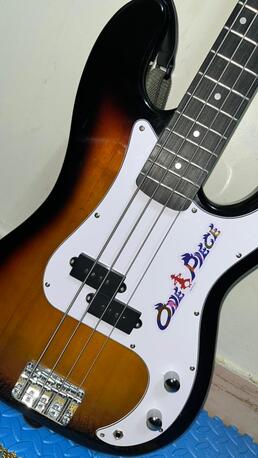 Riyadh, Musical Instruments, SAR 500,  Bass Guitar (Cheap But Good For Jamming And Perform)