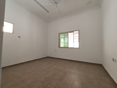 Manama, Apartments, Flats, Houses & Villas, BHD 160/year,  2 BR,  Aali:- Groundfloor 2Bhk Unfurnished Flat On Rent...