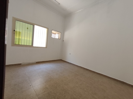 Manama, Apartments, Flats, Houses & Villas, BHD 160/year,  2 BR,  Aali:- Groundfloor 2Bhk Unfurnished Flat On Rent...