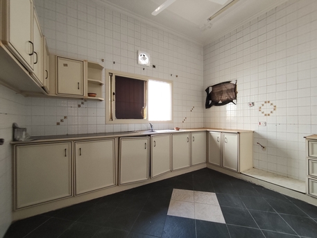 Manama, Apartments, Flats, Houses & Villas, BHD 160/year,  2 BR,  Aali:- Groundfloor 2Bhk Unfurnished Flat On Rent...