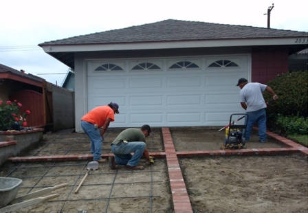 New York, Household, Concrete Retaining Walls Near Tustin