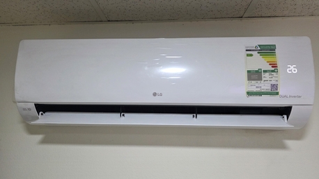 Khobar, Air Conditioners, SAR 2600,  2month Old LG Split AC 2 Tons With 4 Years Extra Warranty