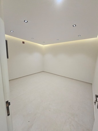 Al Rabwah, Apartments, Flats, Houses & Villas, SAR 40000/year,  3 BR,  A Spacious And Well‑maintained Apartment Is Available Inside A Private Villa, Featuring