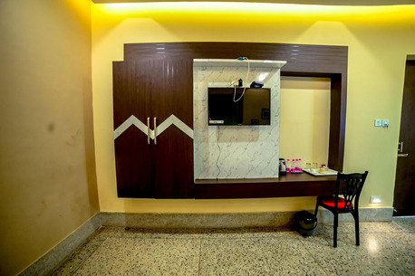 Mumbai, Travel, Religious Tourism Hotel Near Jagannath Mandir