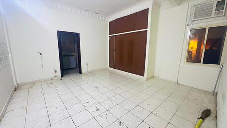 Adliya, Apartments, Flats, Houses & Villas, BHD 150/month,  Studio,  Big Studio Flat For Rent In Adliya With EWA , Unlimited