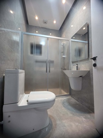 Amman, Apartments, Flats, Houses & Villas, JOD 650/month,  2 BR,  2 Berdoom Flat Shmeisani