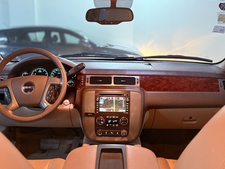 Riyadh, Vehicles, Cars & Trucks , SAR 50000,  Gmc Yukon XL,  2011,  Automatic,  149000 KM,   SLT