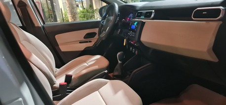 Khobar, Vehicles, Cars & Trucks , SAR 32000,  Renault Duster,  2019,  Automatic,  180301 KM,  DUSTER, Fully , Model , White, Parking Sensors. Accident Free In Amazing Cond
