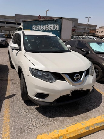 Dammam, Vehicles, Cars & Trucks , SAR 33500,  Nissan X-trial,  2015,  Automatic,  365000 KM,  For Sale: Nissan X-Trail  &ndash; White  Model: Nissan X-Trail Year:  Color: White Milea