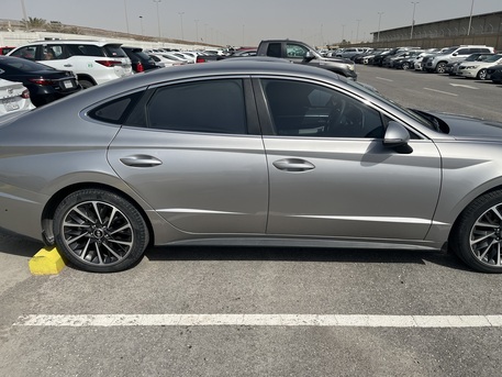 Khobar, Vehicles, Cars & Trucks , SAR 64000,  Hyundai Sonata,  2022,  Automatic,  82000 KM,  Sonata  Silver 82000km 64000SAR 0559458352