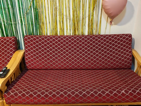 Dammam, Furniture, SAR 250,  7 Seater Sofa (3+1+1+1+1) Wooden Clean And Good Condition.