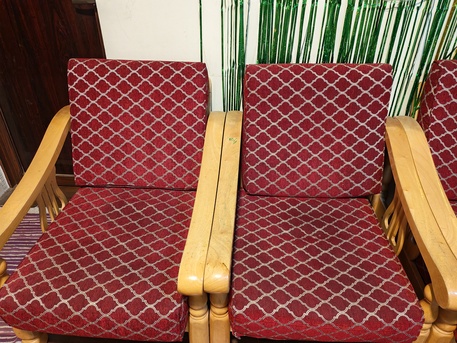 Dammam, Furniture, SAR 250,  7 Seater Sofa (3+1+1+1+1) Wooden Clean And Good Condition.