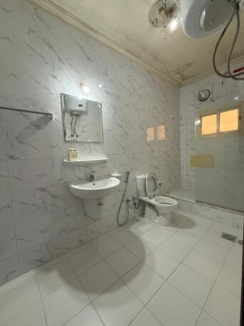 Gudaibiya, Apartments, Flats, Houses & Villas, BHD 130/month,  1 BR,  Fully Furnished Shayring Flat For Rent In Gudaibiya With Electricity -35529070