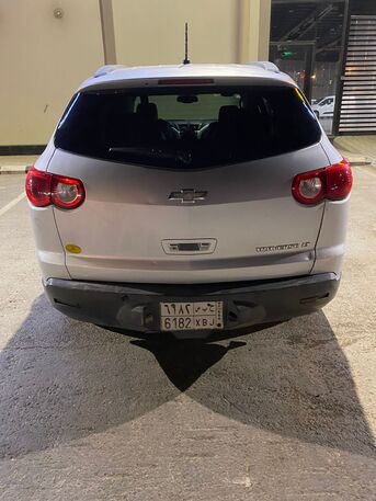 Riyadh, Vehicles, Cars & Trucks , SAR 12000,  Chevrolet Traverse,  2009,  Automatic,  400000 KM,    4x4 Selling For Exit