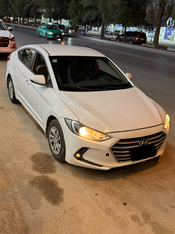 Riyadh, Vehicles, Cars & Trucks , SAR 28000,  Hyundai Elantra,  2018,  Automatic,  279456 KM,   Elantra 1.6. Standard