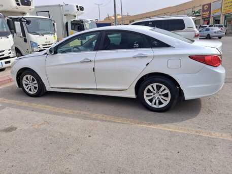 Riyadh, Vehicles, Cars & Trucks , SAR 12000,  Hyundai Sonata,  2013,  Manual,  400000 KM,