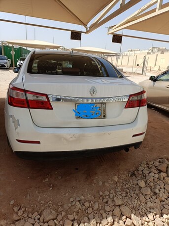 Riyadh, Vehicles, Cars & Trucks , SAR 16000,  Renault Safrane 2012,  2012,  Automatic,  271547 KM,   Model, White Colour Riyadh Exit -8