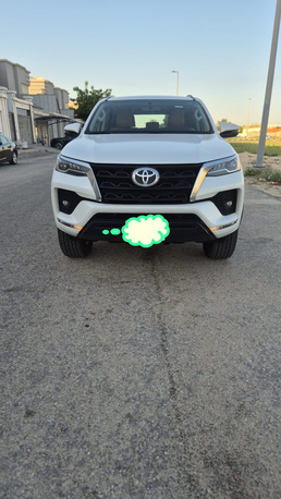 Dammam, Vehicles, Cars & Trucks , SAR 107,  Toyota Fortuner,  2023,  Automatic,  164 KM,  Fortuner V6