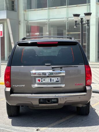 Riffa, Vehicles, Cars & Trucks , BHD 4900,  GMC YUKON 2014 BROWN,  2014,  Automatic,  280000 KM,
