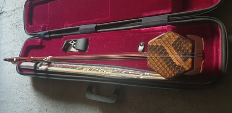 Riyadh, Musical Instruments, SAR 9000,  Professional Huqiu Erhu (Certified Python Skin) - Mint Condition In Riyadh