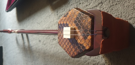 Riyadh, Musical Instruments, SAR 9000,  Professional Huqiu Erhu (Certified Python Skin) - Mint Condition In Riyadh