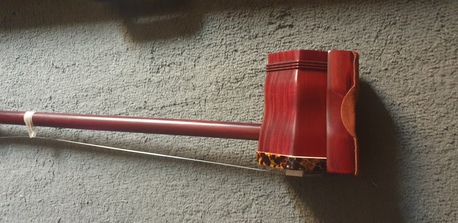 Riyadh, Musical Instruments, SAR 9000,  Professional Huqiu Erhu (Certified Python Skin) - Mint Condition In Riyadh