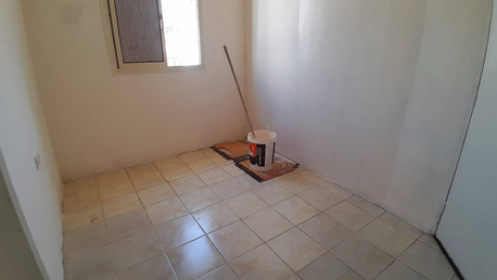 Manama, Apartments, Flats, Houses & Villas, BHD 130/month,  1 BR,  Ras Ruman:- Close To Almoayyed Parking.  1BHK Unfurnished Flat On Rent.  Bd 130/- With EWA