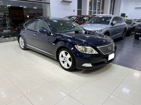Manama, Vehicles, Cars & Trucks , BHD 3500,  Lexus LS 460,  2007,  Automatic,  242400 KM,  Toyota Rush / 2022 (Silver)