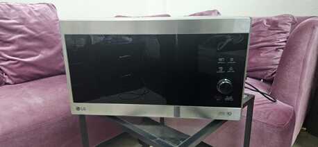Al Nakhil, Appliances, SAR 700,  LG 42L Microwave Grill &ndash; Gray, Like New