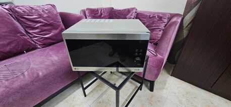 Al Nakhil, Appliances, SAR 700,  LG 42L Microwave Grill &ndash; Gray, Like New