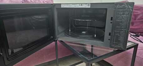 Al Nakhil, Appliances, SAR 700,  LG 42L Microwave Grill &ndash; Gray, Like New